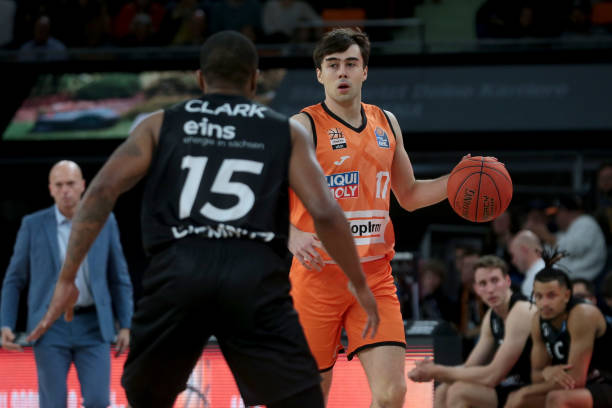 讶又钦佩的 讶又钦佩的